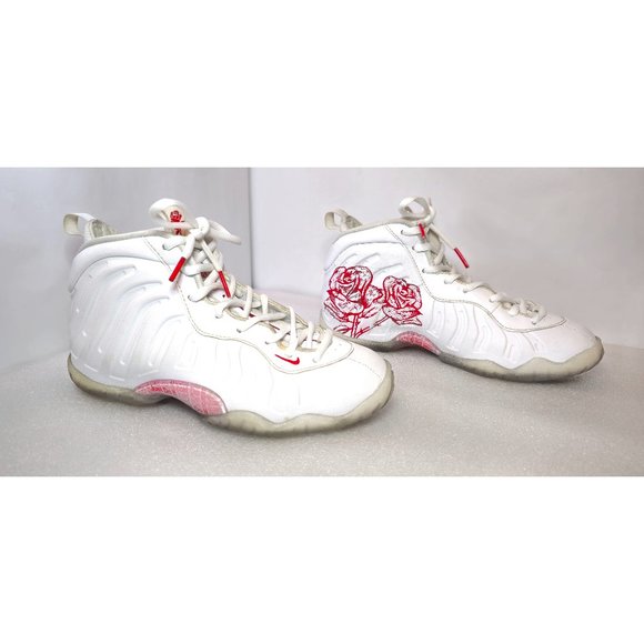 Nike White & Red Roses Little Posite One Thank You Mid-Top Sneakers 4Y W5.5 M4 - Picture 1 of 11